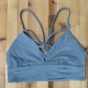 LULU free flow sports bra